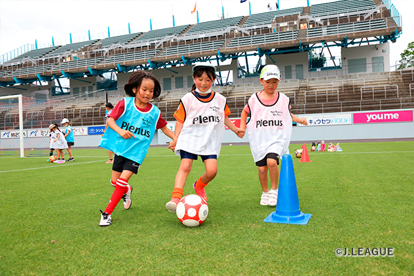写真:ドリブル競争